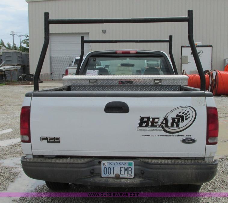 image for item B2992 2004 Ford F150 Heritage XL pickup truck