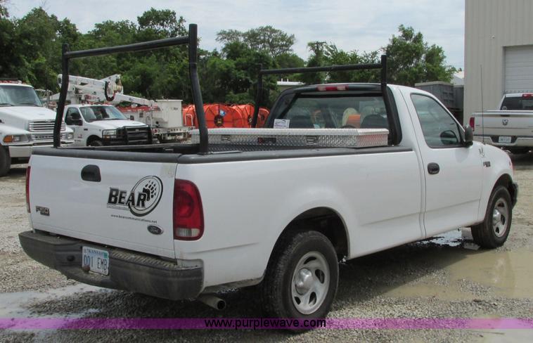 image for item B2992 2004 Ford F150 Heritage XL pickup truck