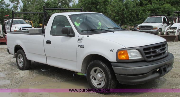 image for item B2992 2004 Ford F150 Heritage XL pickup truck