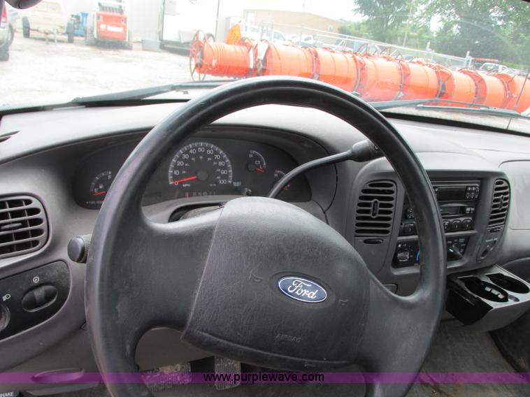 image for item B2992 2004 Ford F150 Heritage XL pickup truck