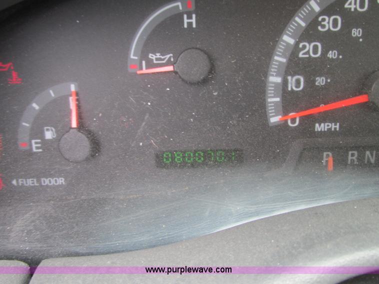 image for item B2992 2004 Ford F150 Heritage XL pickup truck