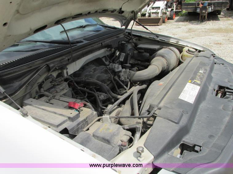 image for item B2992 2004 Ford F150 Heritage XL pickup truck