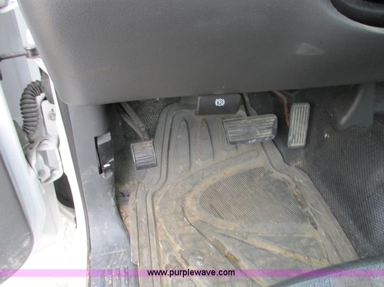 image for item B2993 2006 GMC Sierra 1500 pickup truck