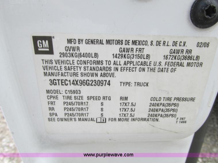 image for item B2993 2006 GMC Sierra 1500 pickup truck