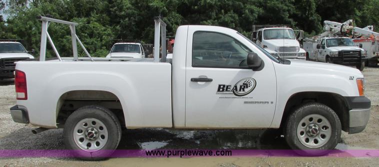 image for item B2994 2009 GMC Sierra 1500 pickup truck