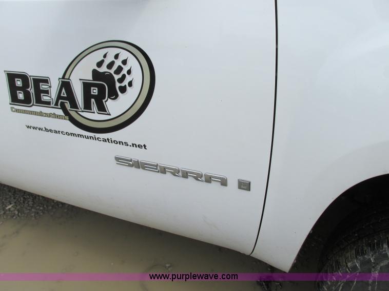 image for item B2994 2009 GMC Sierra 1500 pickup truck