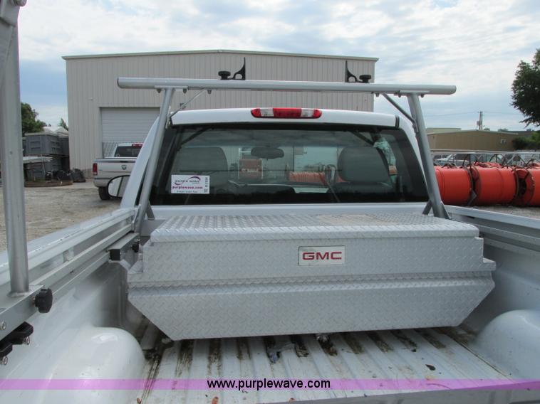 image for item B2994 2009 GMC Sierra 1500 pickup truck