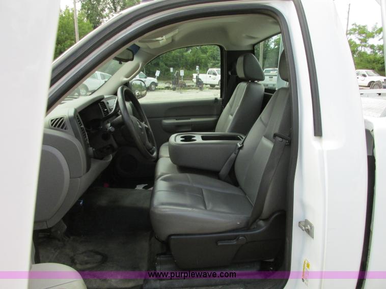 image for item B2994 2009 GMC Sierra 1500 pickup truck