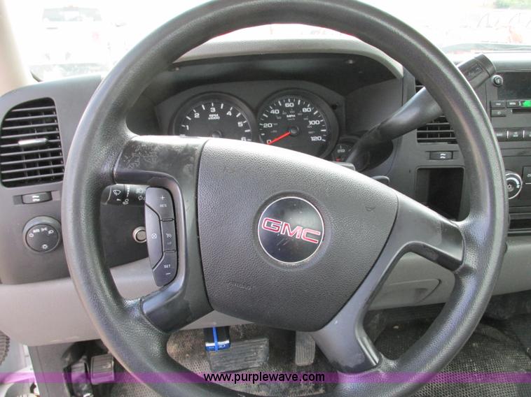 image for item B2994 2009 GMC Sierra 1500 pickup truck