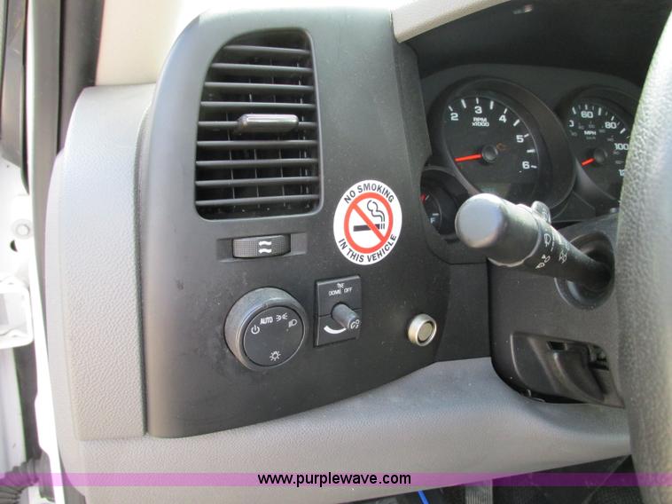 image for item B2994 2009 GMC Sierra 1500 pickup truck