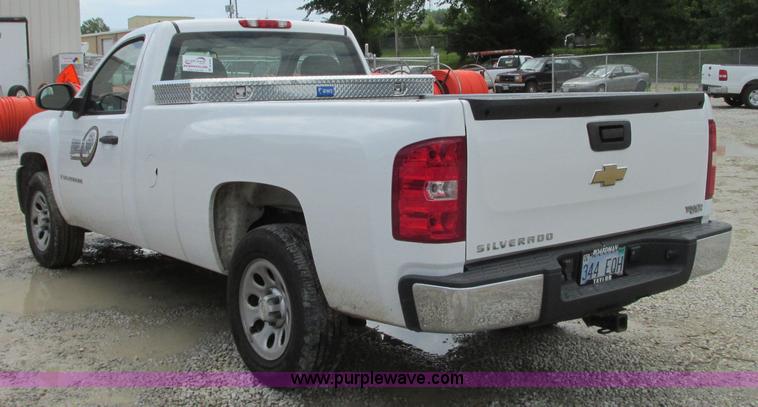 image for item B2995 2008 Chevrolet Silverado pickup truck