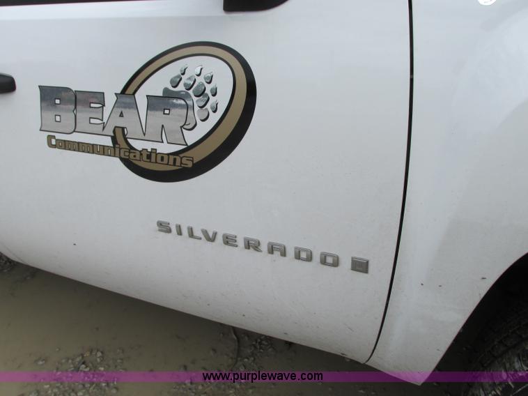 image for item B2995 2008 Chevrolet Silverado pickup truck