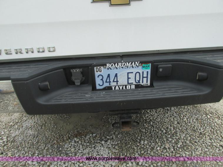 image for item B2995 2008 Chevrolet Silverado pickup truck