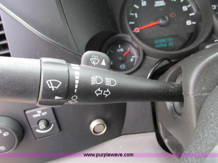 image for item B2995 2008 Chevrolet Silverado pickup truck