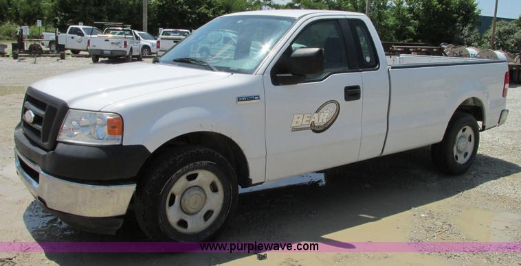 image for item B2996 2007 Ford F150 XL pickup truck