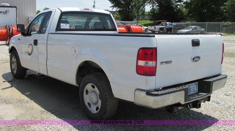 image for item B2996 2007 Ford F150 XL pickup truck