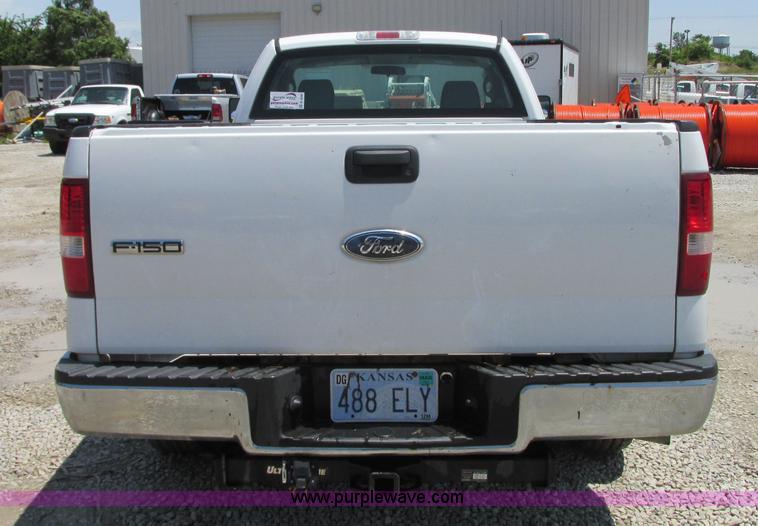 image for item B2996 2007 Ford F150 XL pickup truck