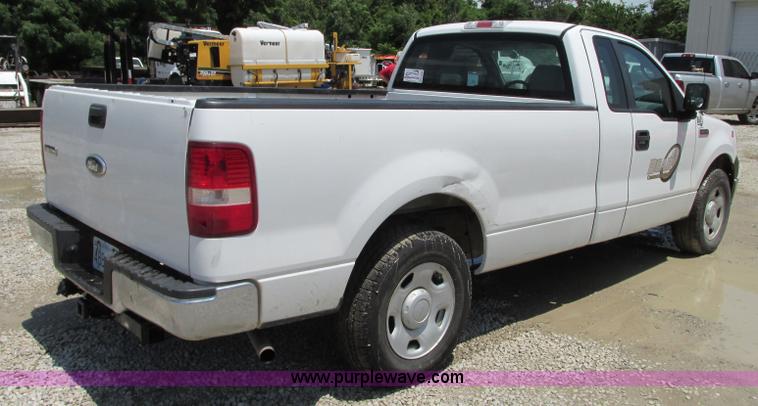 image for item B2996 2007 Ford F150 XL pickup truck