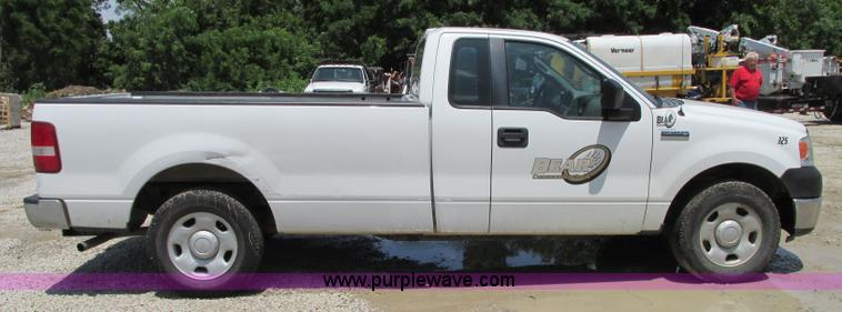 image for item B2996 2007 Ford F150 XL pickup truck