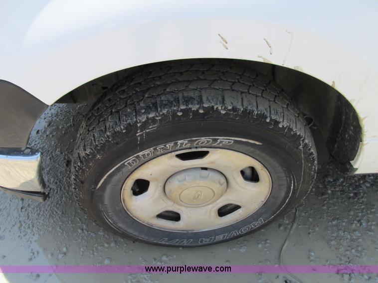 image for item B2996 2007 Ford F150 XL pickup truck