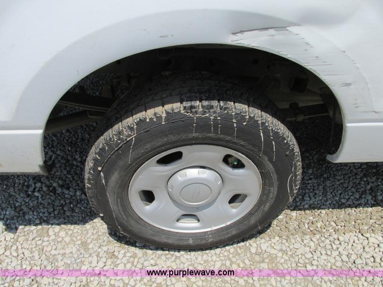 image for item B2996 2007 Ford F150 XL pickup truck