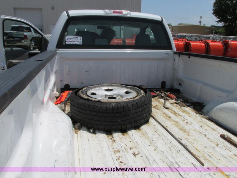 image for item B2996 2007 Ford F150 XL pickup truck
