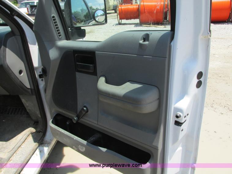 image for item B2996 2007 Ford F150 XL pickup truck