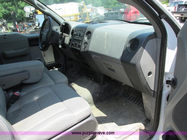 image for item B2996 2007 Ford F150 XL pickup truck