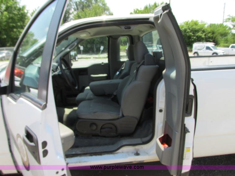 image for item B2996 2007 Ford F150 XL pickup truck