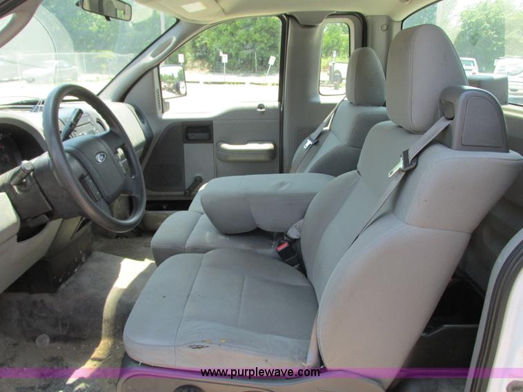 image for item B2996 2007 Ford F150 XL pickup truck