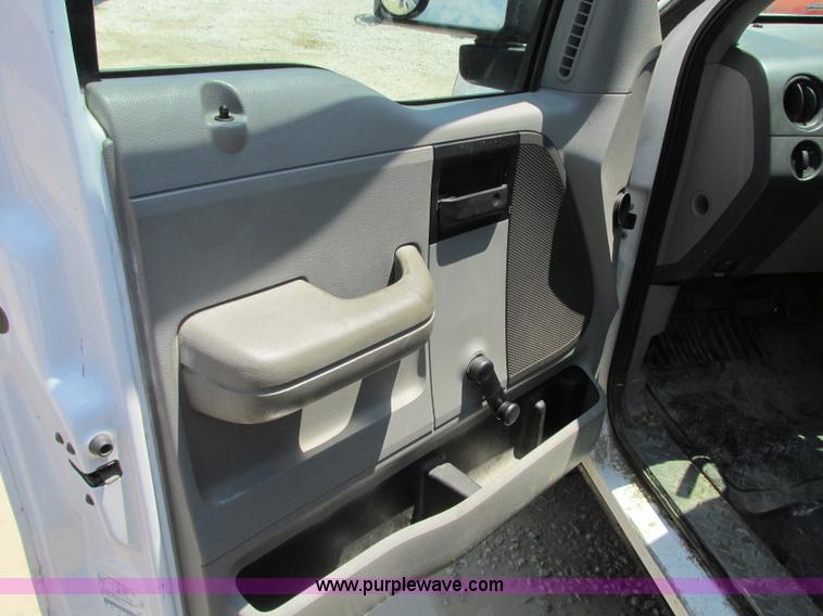 image for item B2996 2007 Ford F150 XL pickup truck