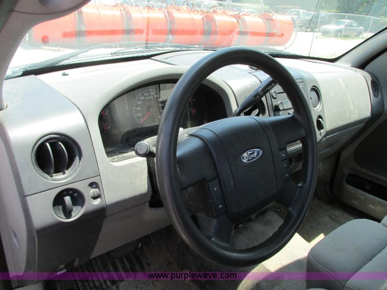 image for item B2996 2007 Ford F150 XL pickup truck