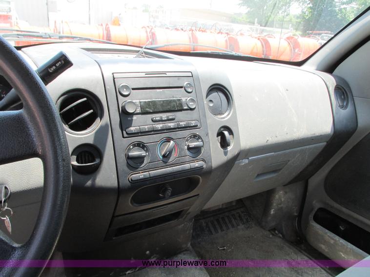 image for item B2996 2007 Ford F150 XL pickup truck