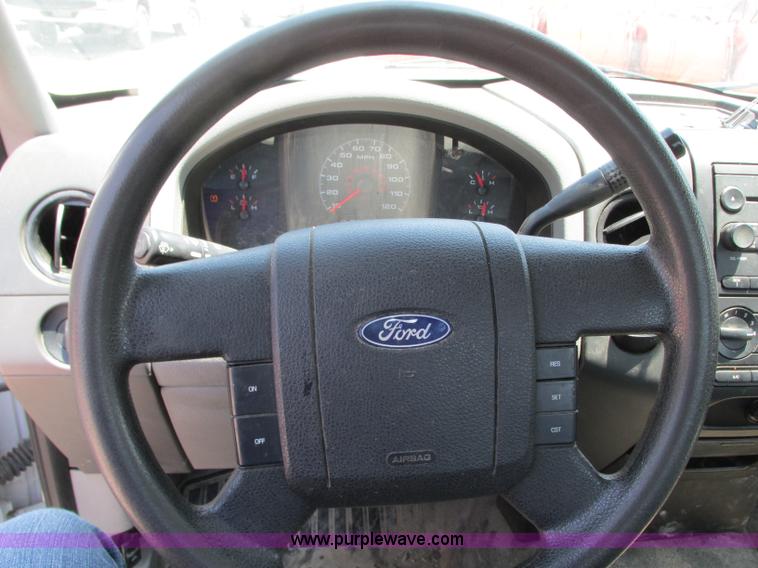 image for item B2996 2007 Ford F150 XL pickup truck