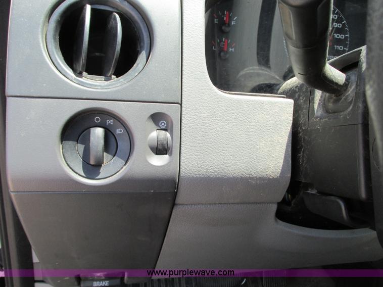 image for item B2996 2007 Ford F150 XL pickup truck