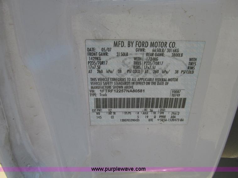 image for item B2996 2007 Ford F150 XL pickup truck