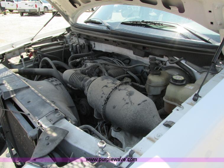 image for item B2996 2007 Ford F150 XL pickup truck