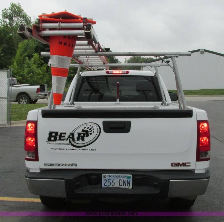 image for item B2997 2008 GMC Sierra 1500 pickup truck