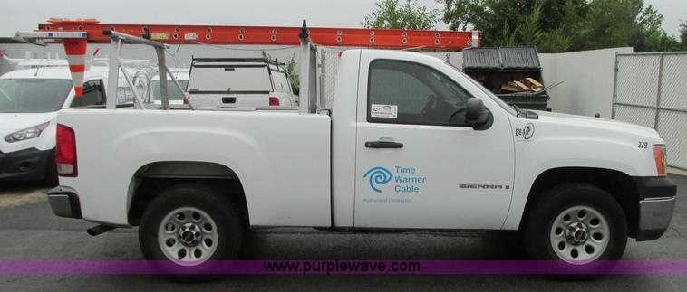 image for item B2997 2008 GMC Sierra 1500 pickup truck