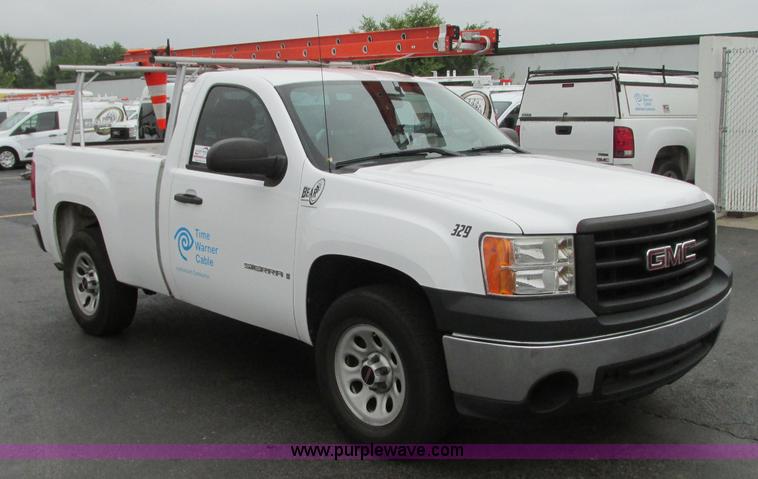 image for item B2997 2008 GMC Sierra 1500 pickup truck