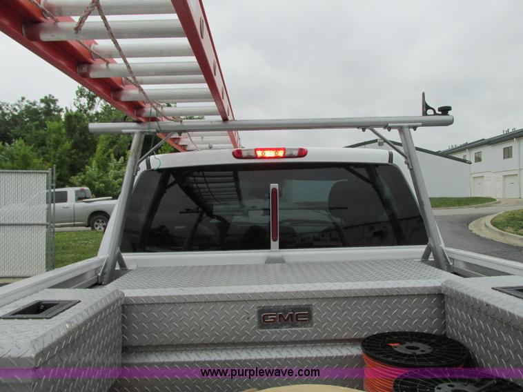 image for item B2997 2008 GMC Sierra 1500 pickup truck