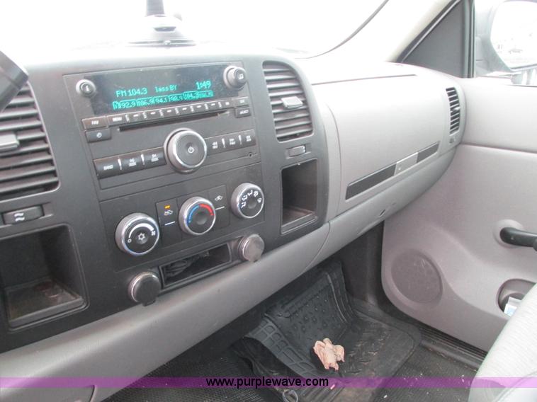 image for item B2997 2008 GMC Sierra 1500 pickup truck