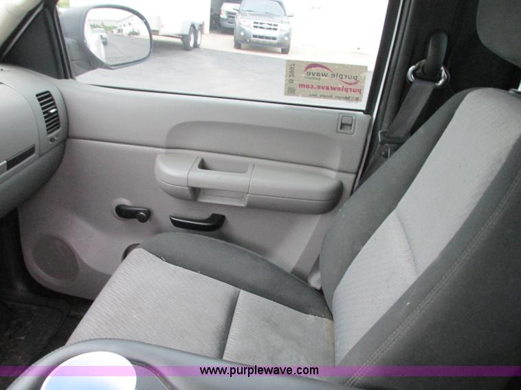 image for item B2997 2008 GMC Sierra 1500 pickup truck