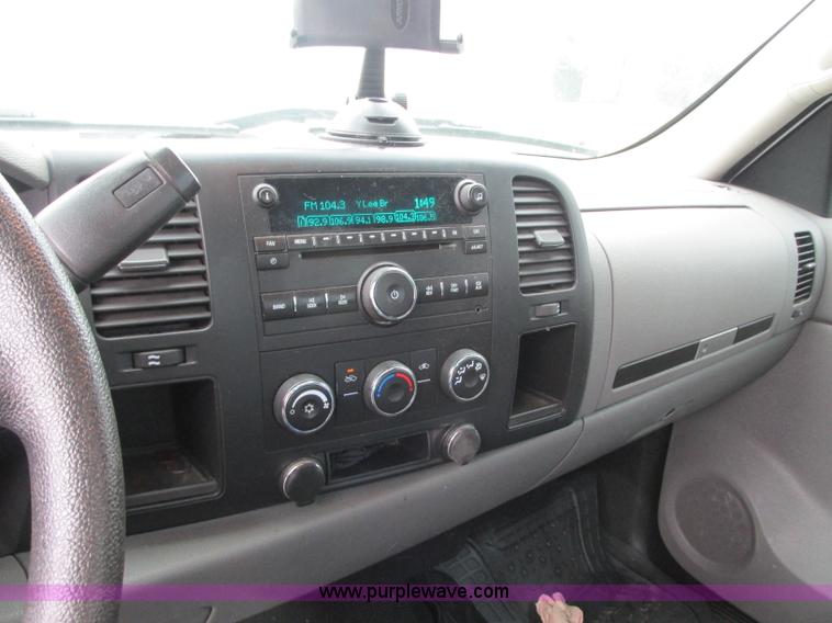 image for item B2997 2008 GMC Sierra 1500 pickup truck