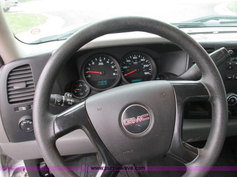 image for item B2997 2008 GMC Sierra 1500 pickup truck