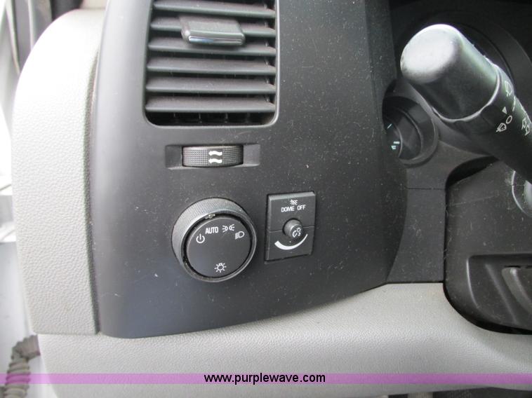 image for item B2997 2008 GMC Sierra 1500 pickup truck