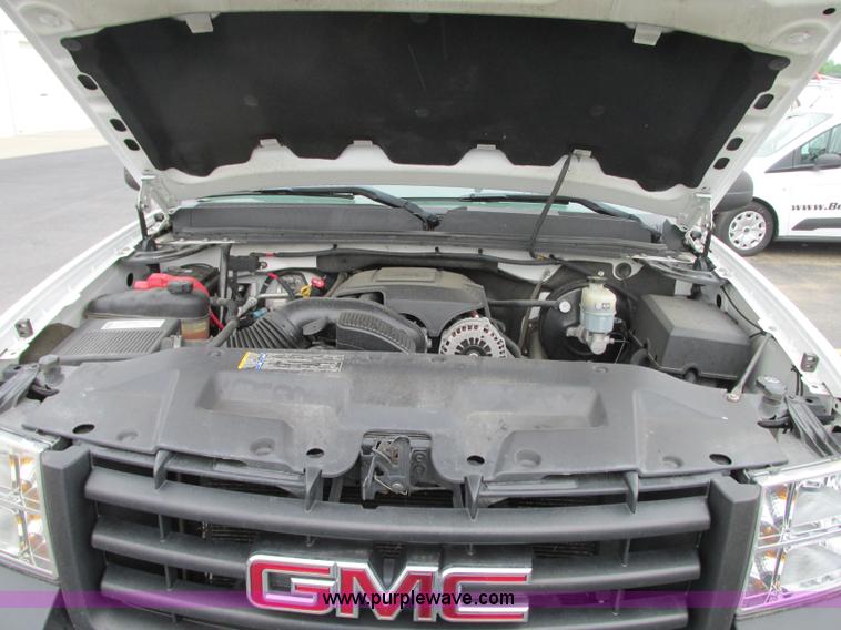 image for item B2997 2008 GMC Sierra 1500 pickup truck