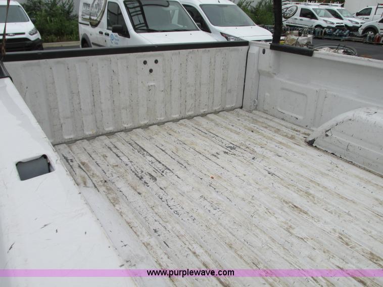 image for item B3000 2006 GMC Sierra 1500 pickup truck