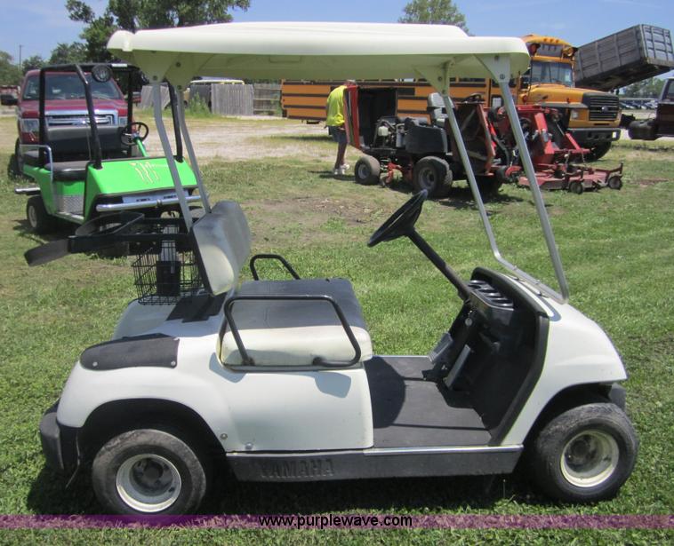 image for item BA9252 2003 Yamaha G22A golf cart