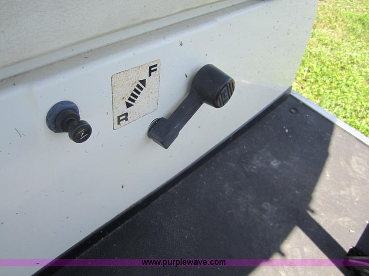 image for item BA9252 2003 Yamaha G22A golf cart